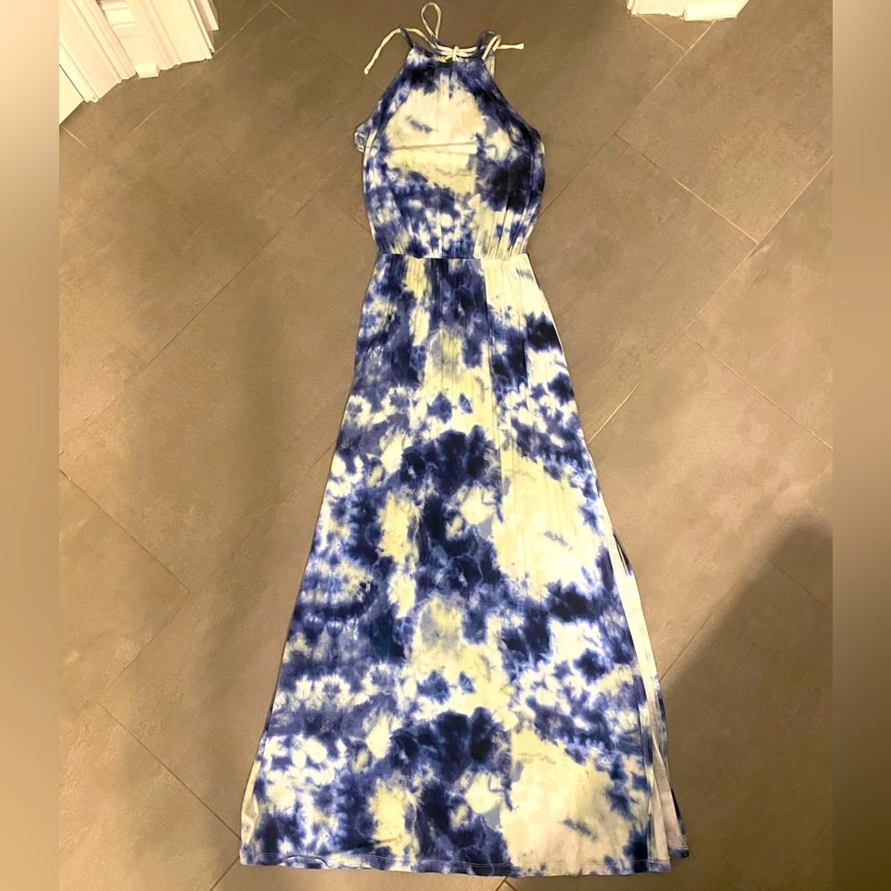 So halter sundress